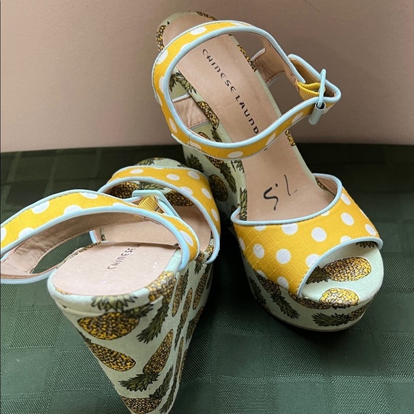 Chinese Laundry Yellow Polka Dot Pineapple Wedges - Picture 10 of 10